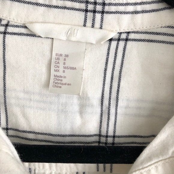 3/$15 🤑✨ H&M White Grid Flannel Button Down Shirt - US 8 - Picture 6 of 7